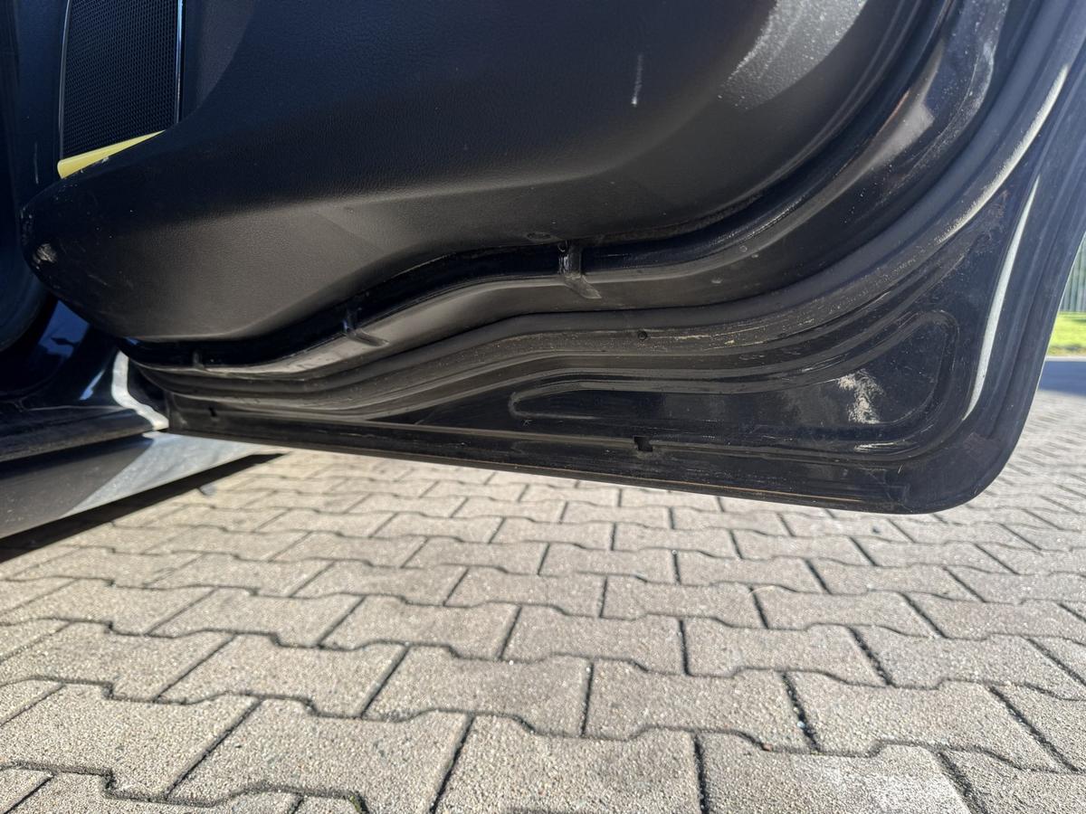 Ford Mondeo BA7 original T&uuml;r hinten rechts Panther Schwarz Kombi Rohbau Bj.2008